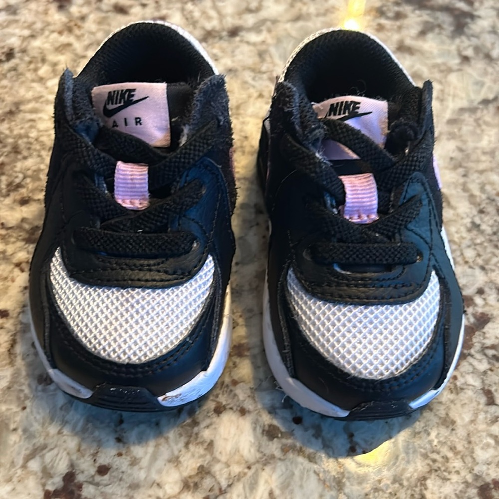 Girls Nike 3c -Excellent Condition